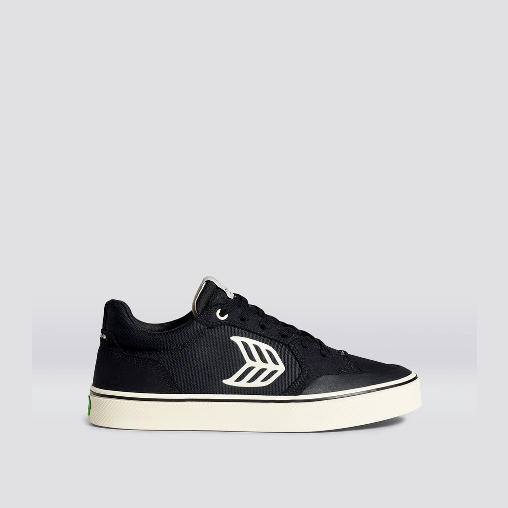 The Vallely Cariuma Low Top Daim Noir Femme | BEH-4554956